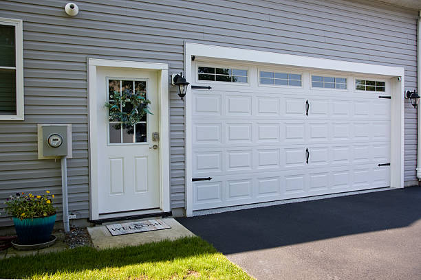 24/7 Emergency Garage Door Panel Replacement experts in Waipio Acres, HI